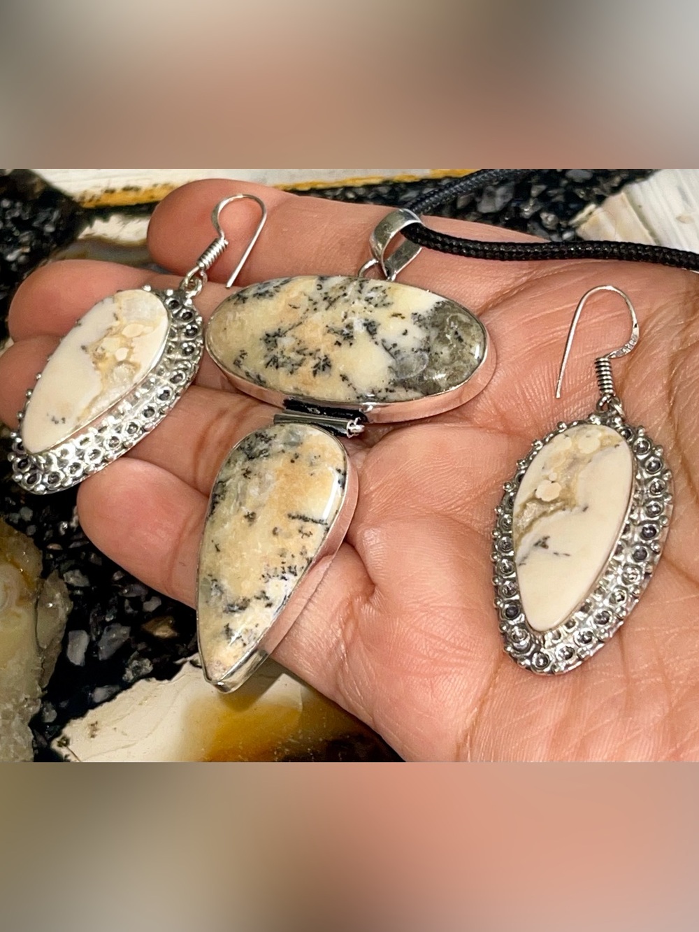 Honey Dendritic Agate Pendant & Earrings Set